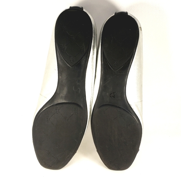 Lauren Ralph Lauren Silver Leather, Slip On, Capped Toe, Ballet Flats. Wmn 8.5M - Picture 12 of 13